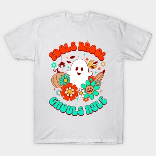 Retro Groovy Ghouls Halloween Ghost Outfit: The Ultimate Costume for Vintage Lovers! T-Shirt